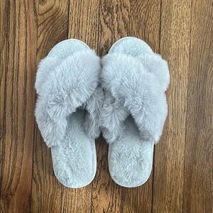 Faux Fur Slide Slippers in Light Gray